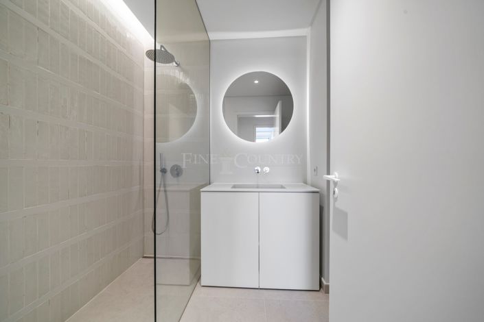 Image No.21-2 Bed Apartment for sale