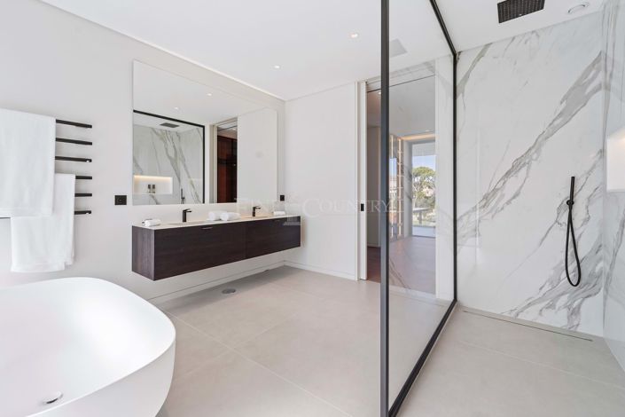 Image No.34-7 Bed Villa for sale