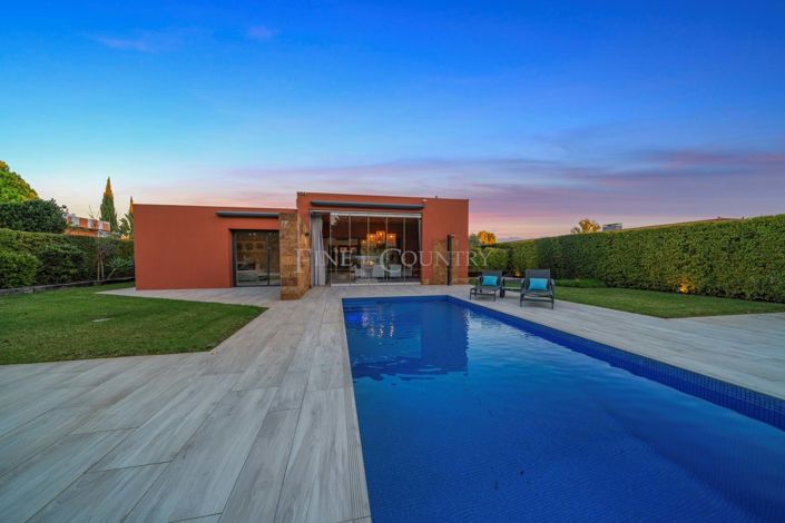 Image No.49-4 Bed Property for sale