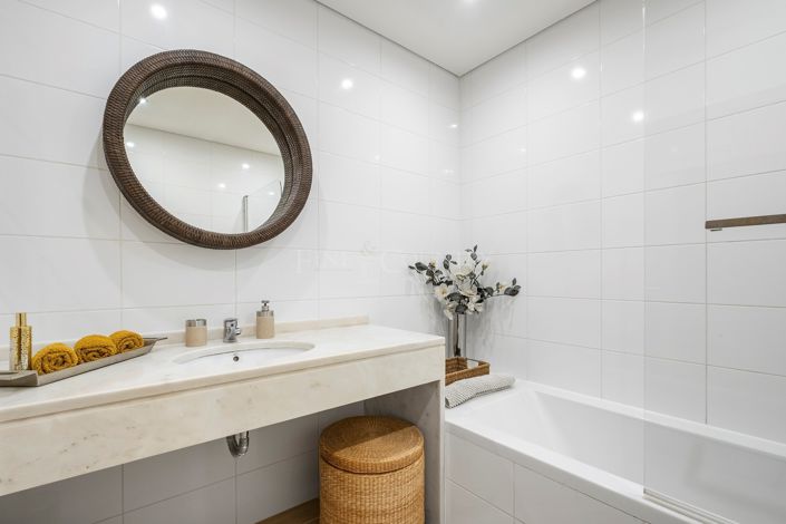 Image No.51-6 Bed Townhouse for sale