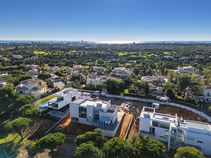 Image No.6-5 Bed Property for sale