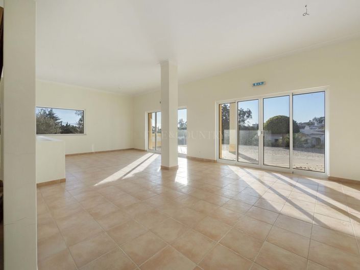 Image No.3-1 Bed Property for sale