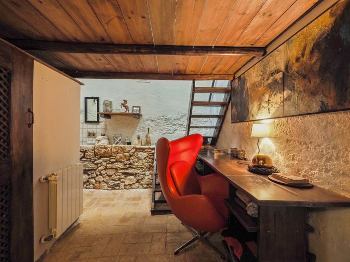 Image No.20-3 Bed Property for sale