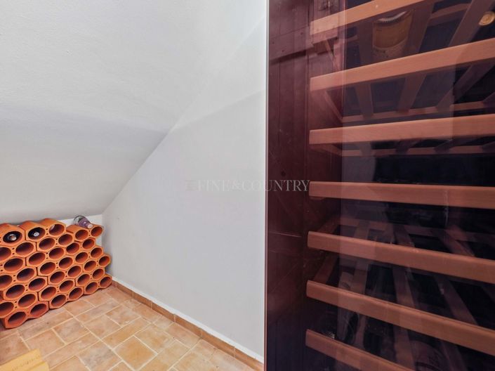 Image No.31-3 Bed Property for sale