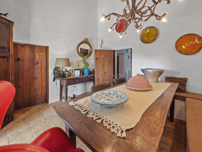 Image No.8-3 Bed Property for sale