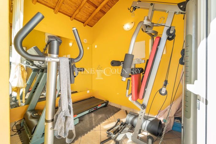 Image No.31-4 Bed Property for sale