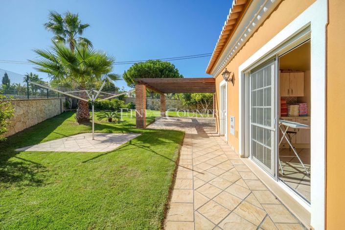 Image No.43-4 Bed Property for sale