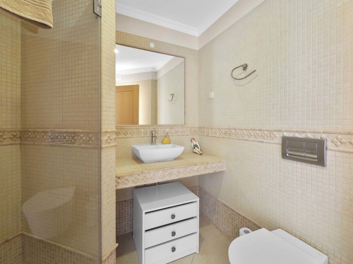 Image No.15-4 Bed Property for sale