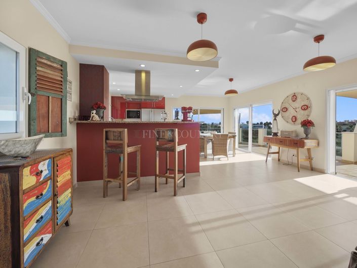 Image No.23-4 Bed Property for sale