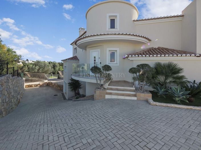 Image No.41-4 Bed Property for sale