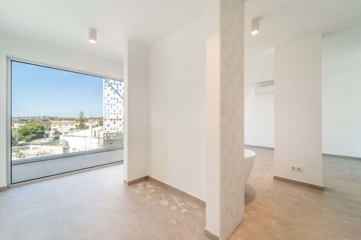 Image No.19-4 Bed Penthouse for sale