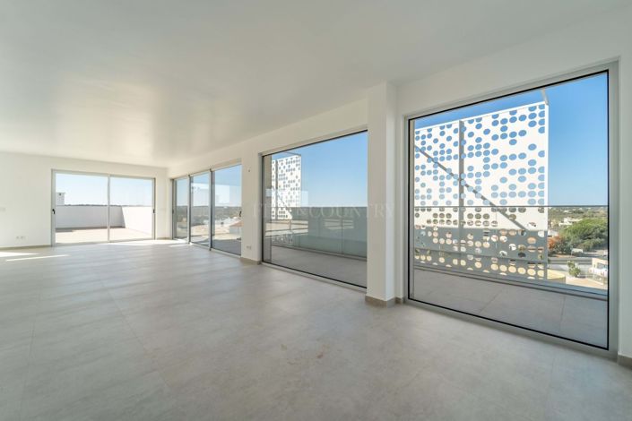 Image No.4-4 Bed Penthouse for sale