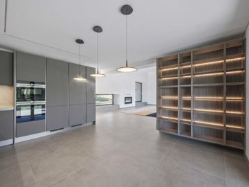 2104-357234-b952a8cbdbc2fd66601ce91bb265b9cce