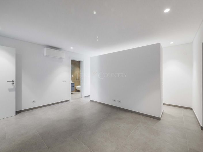 Image No.20-4 Bed Villa for sale