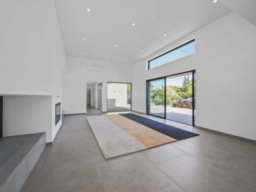 2104-357234-b952a8cbdbc2fd66601ce91bb265b9cce