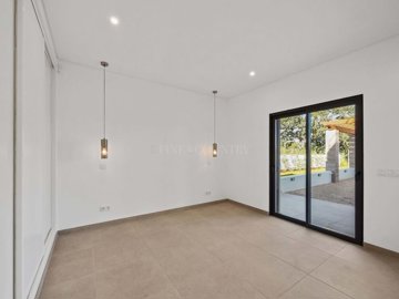 2104-303642-14d4e763c151089fe37f379b2f9be1ace