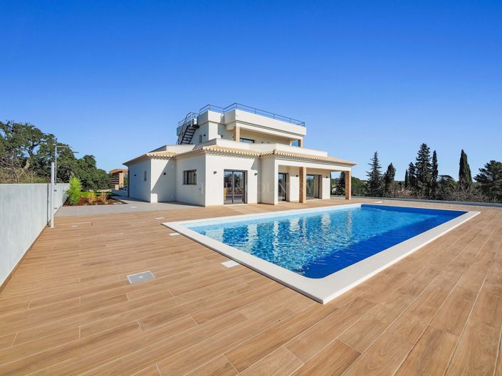 Image No.2-4 Bed Property for sale