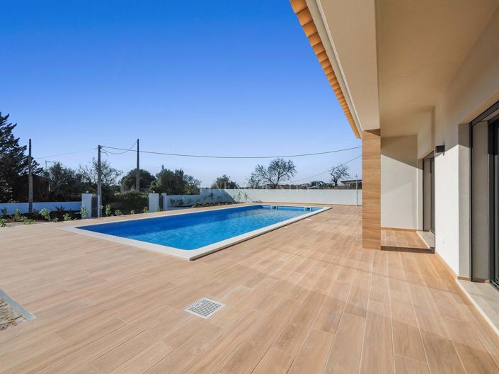 Image No.35-4 Bed Property for sale