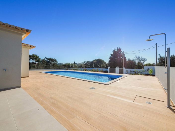 Image No.37-4 Bed Property for sale