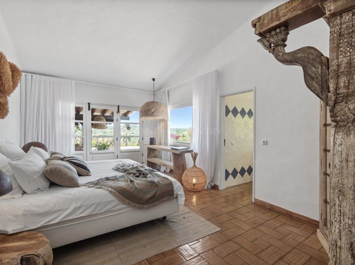 Image No.15-4 Bed Property for sale