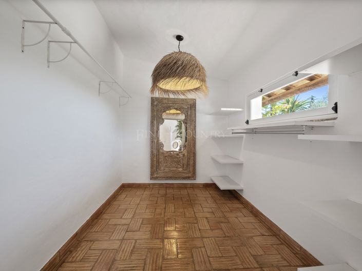 Image No.31-4 Bed Property for sale