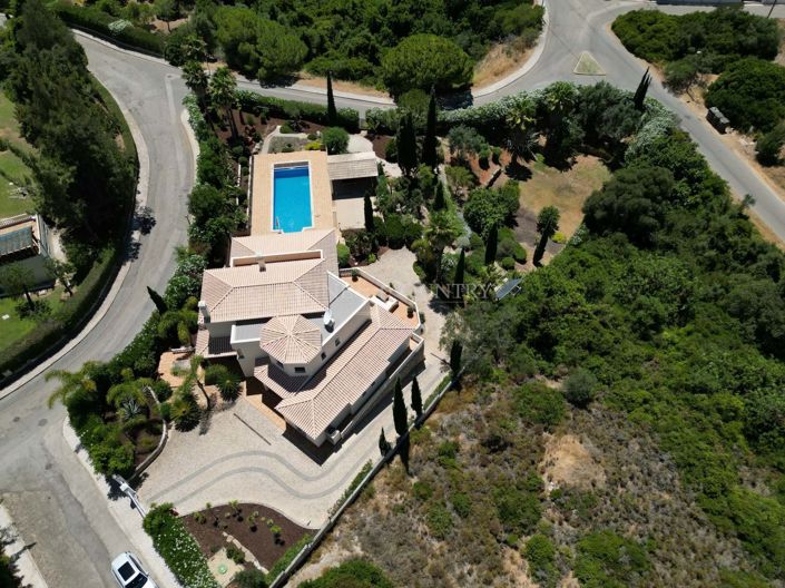 Image No.12-4 Bed Property for sale