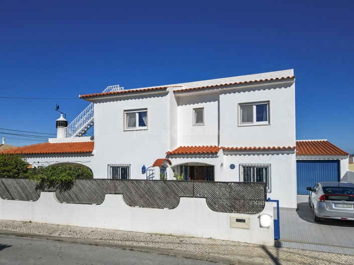 Image No.35-5 Bed Property for sale