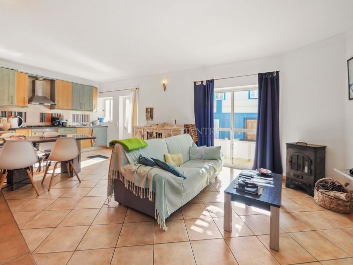 Image No.37-2 Bed Townhouse for sale