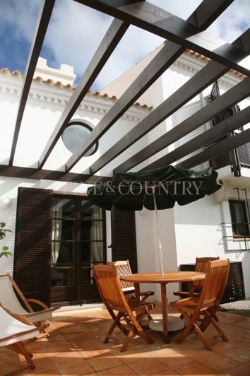 Image No.17-3 Bed Apartment for sale