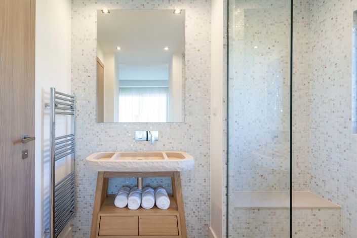 Image No.10-4 Bed Property for sale