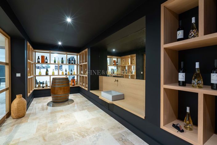 Image No.25-4 Bed Property for sale