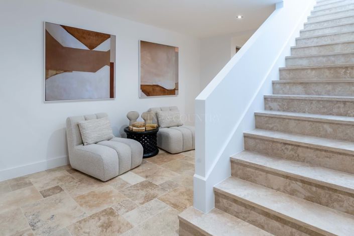 Image No.27-4 Bed Property for sale