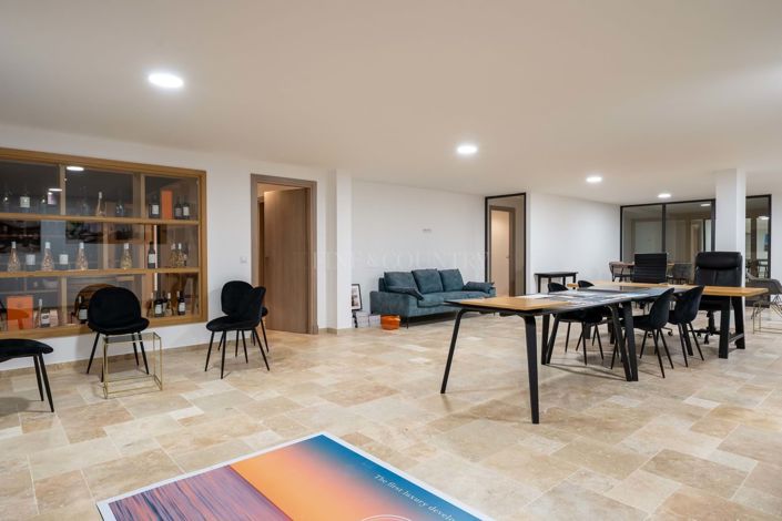 Image No.30-4 Bed Property for sale