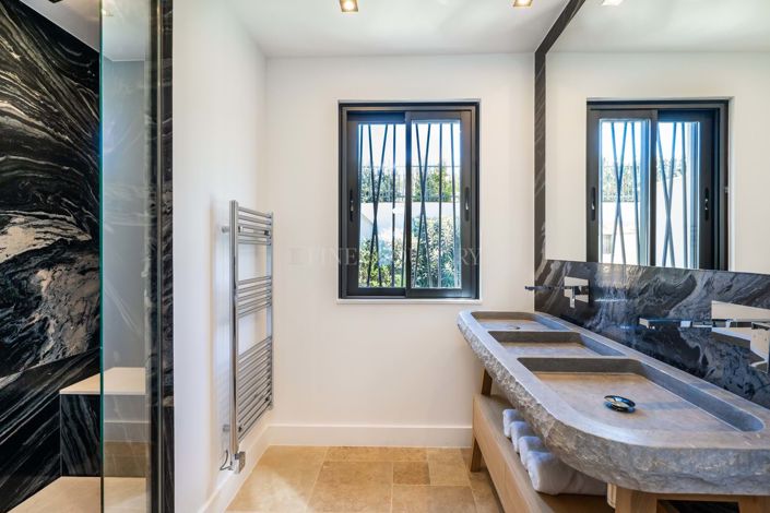 Image No.18-Villa de 4 chambres à vendre à Montenegro