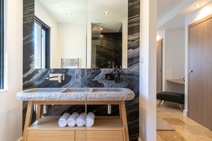 Image No.19-Villa de 4 chambres à vendre à Montenegro