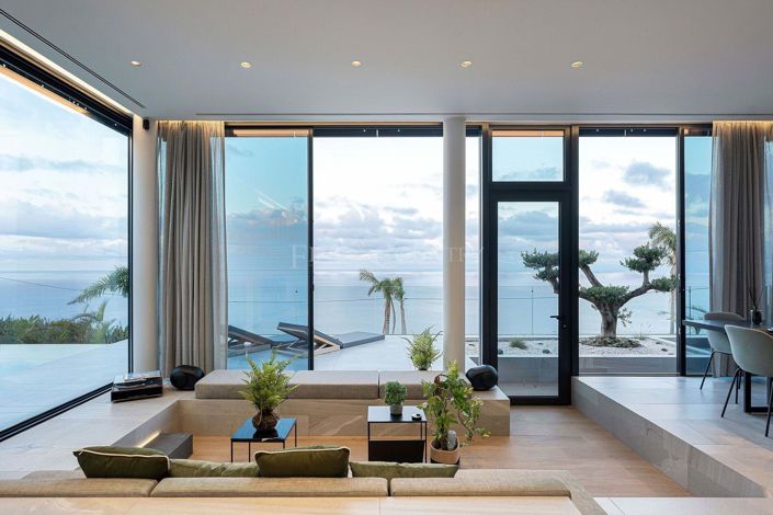 Image No.12-3 Bed Property for sale