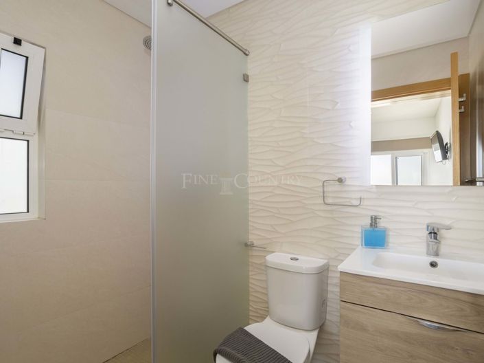 Image No.25-6 Bed Villa for sale