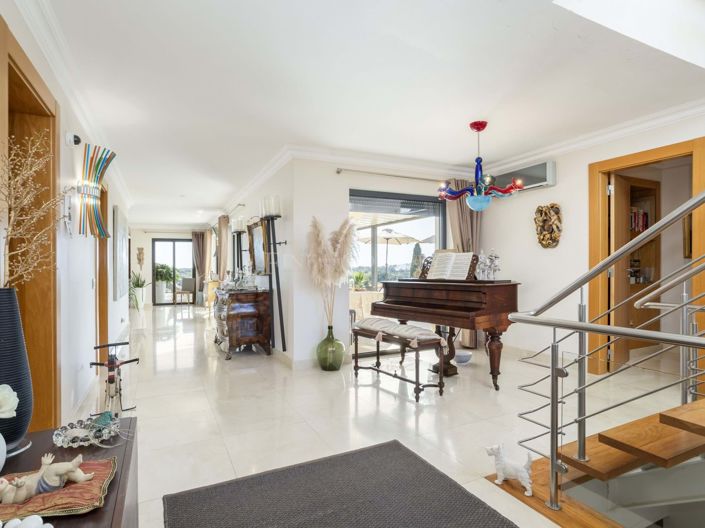 Image No.9-7 Bed Villa for sale