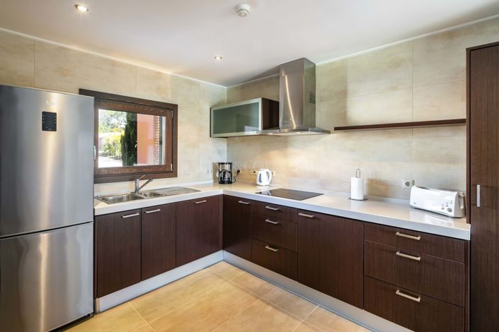 Image No.7-2 Bed Property for sale