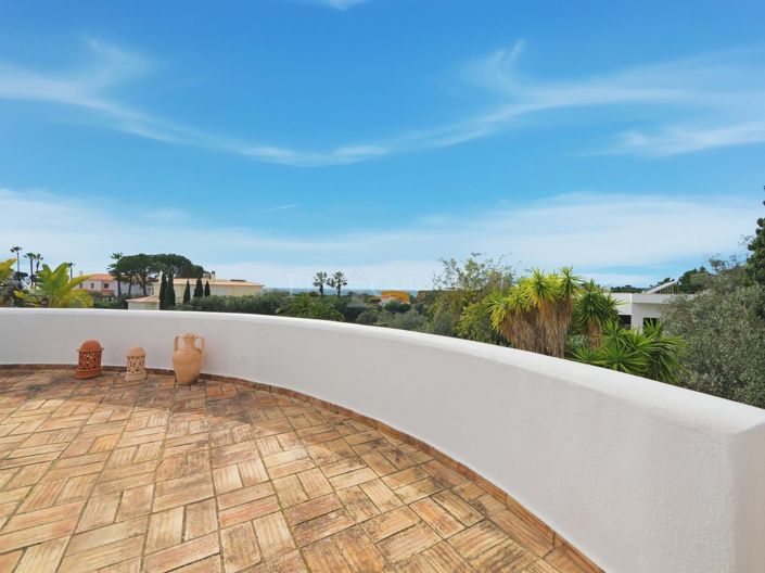 Image No.22-3 Bed Property for sale