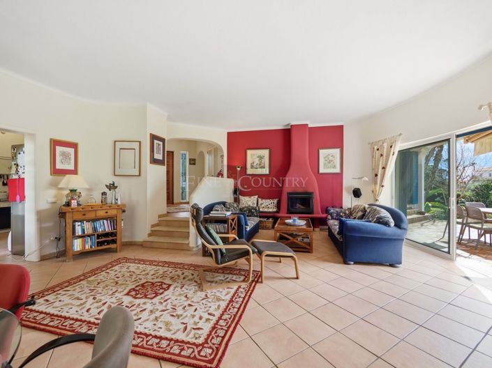 Image No.3-3 Bed Property for sale