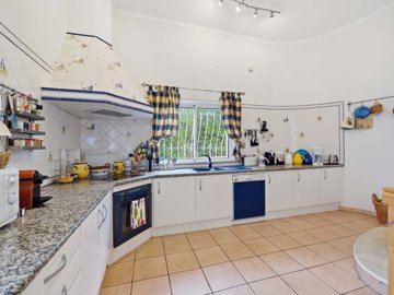 2104-369199-b952a8cbdbc2fd66601ce91bb265b9cce