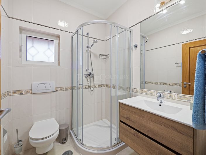 Image No.19-2 Bed Apartment for sale