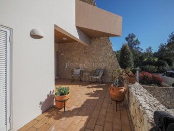 2104-369094-b952a8cbdbc2fd66601ce91bb265b9cce