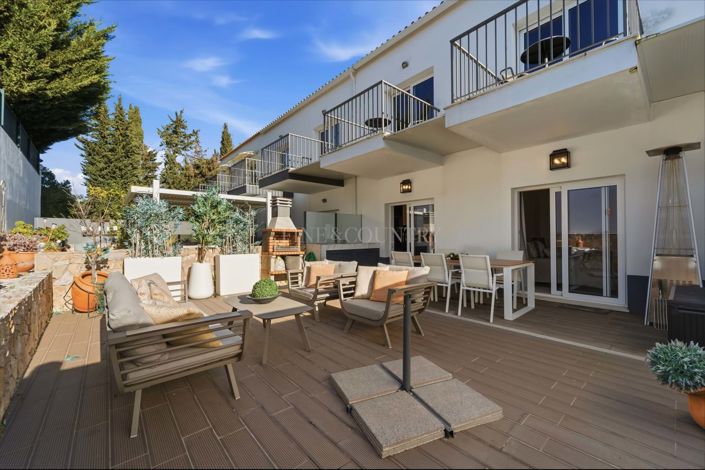 Image No.16-4 Bed Townhouse for sale