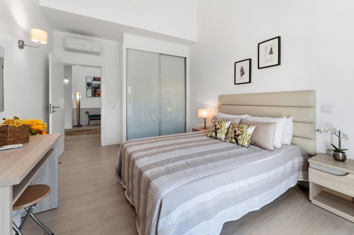 Image No.31-4 Bed Townhouse for sale