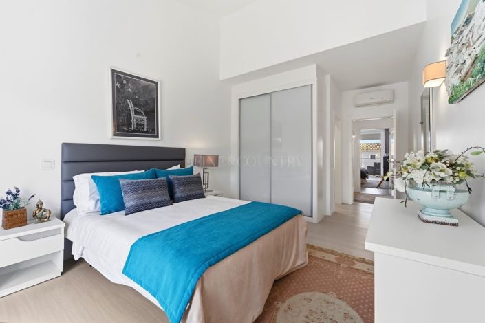 Image No.34-4 Bed Townhouse for sale