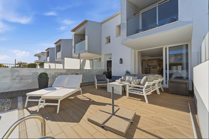 Image No.44-4 Bed Townhouse for sale