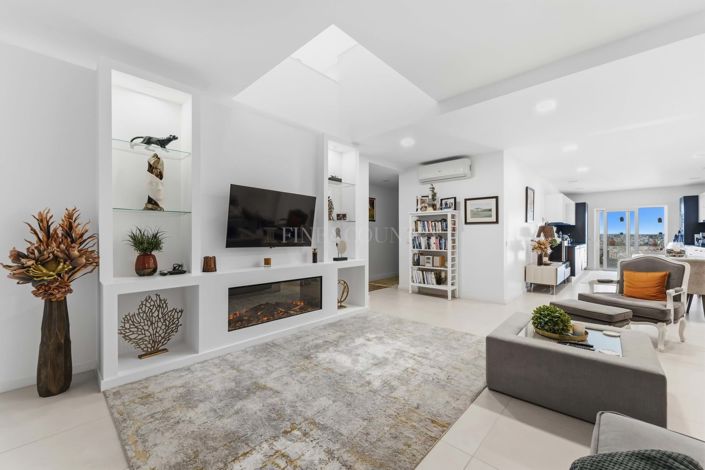 Image No.7-4 Bed Townhouse for sale