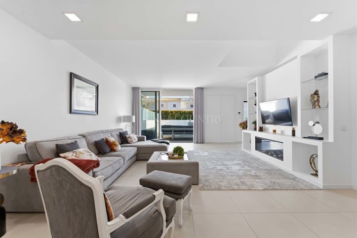 Image No.8-4 Bed Townhouse for sale